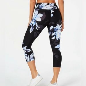Calvin Klein Performance Womens Black and Blue Floral Printed Cropped Leggings